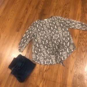 ❤️EUC snake print blouse❤️